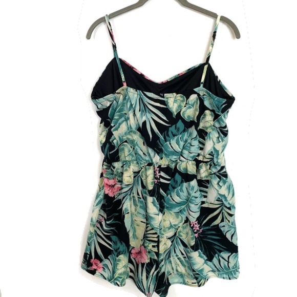 Adorable Tropical Print City Triangles Romper - Picture 5 of 12